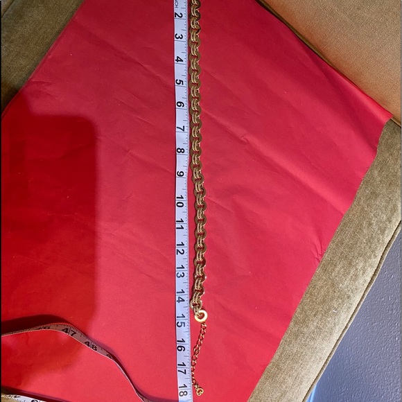 Vintage St John Gold plated Necklace. Brand New - Picture 7 of 8